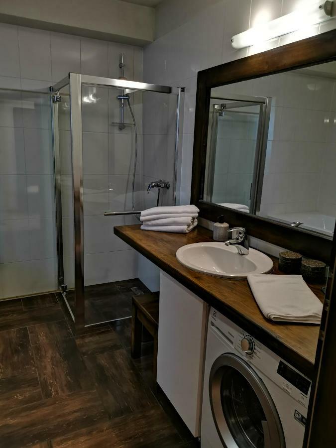 Family Apartment In ตาตรันสกา ลอมนีจา ภายนอก รูปภาพ