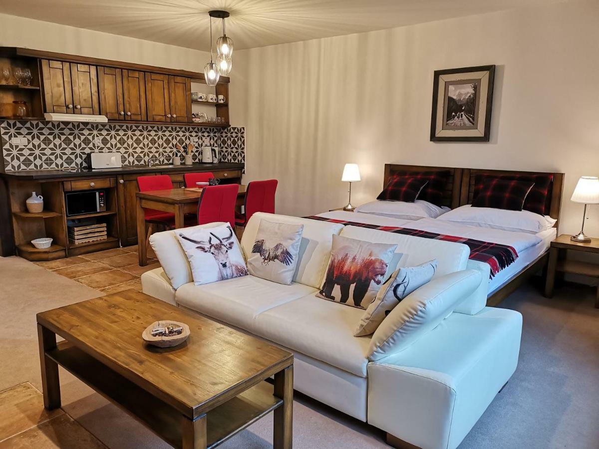 Family Apartment In ตาตรันสกา ลอมนีจา ภายนอก รูปภาพ