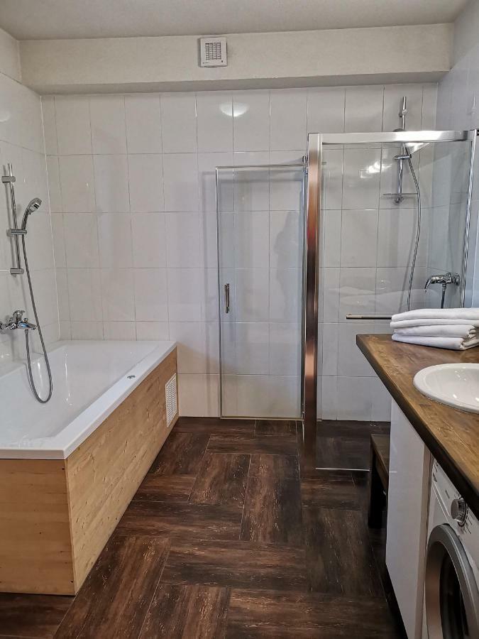 Family Apartment In ตาตรันสกา ลอมนีจา ภายนอก รูปภาพ