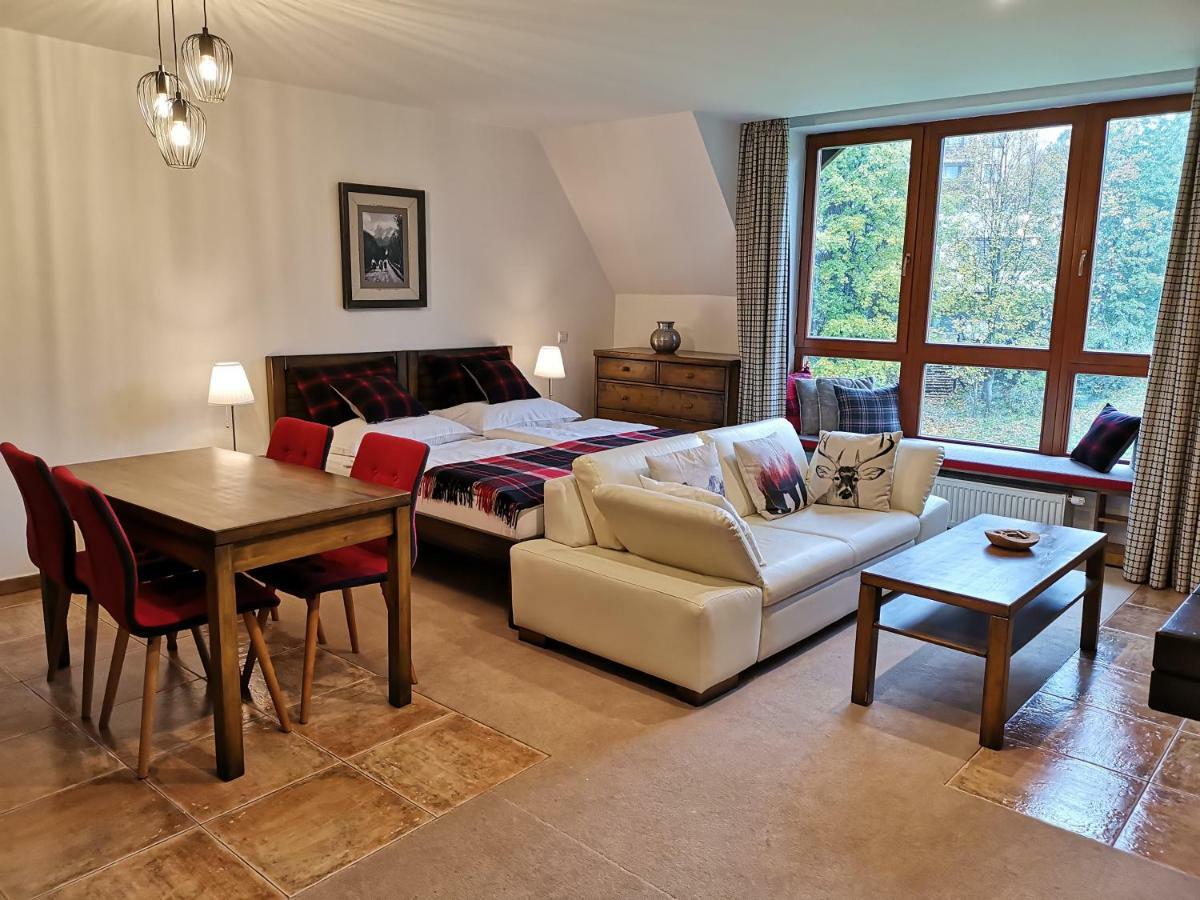 Family Apartment In ตาตรันสกา ลอมนีจา ภายนอก รูปภาพ